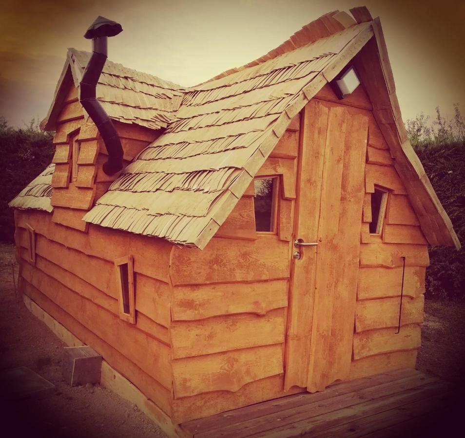 Les Cabanes Magiques De Mariegillou Apartment Avrilly Luaran gambar
